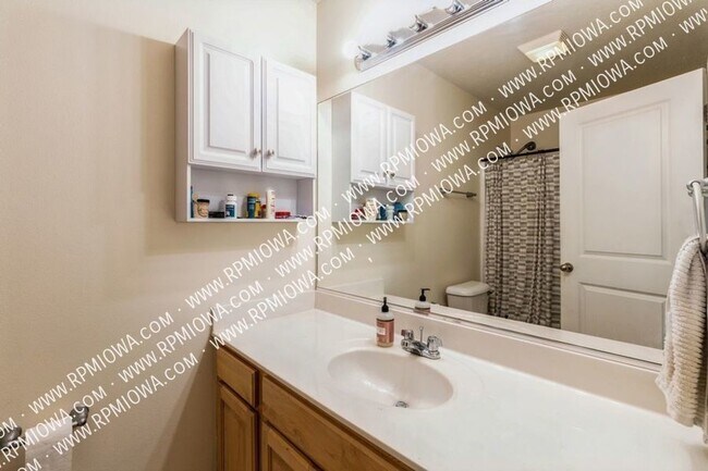 Building Photo - 1631 SW White Birch Cir