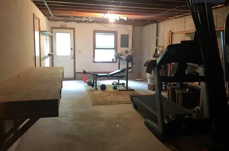 Building Photo - 157 Separatist Rd