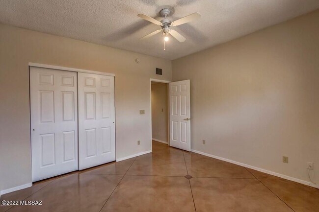 Building Photo - 6112 N Reliance Dr