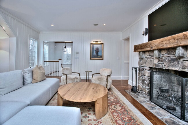 Building Photo - 15 Catamount Rd