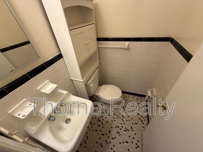 Building Photo - 6831 West Mount Drive