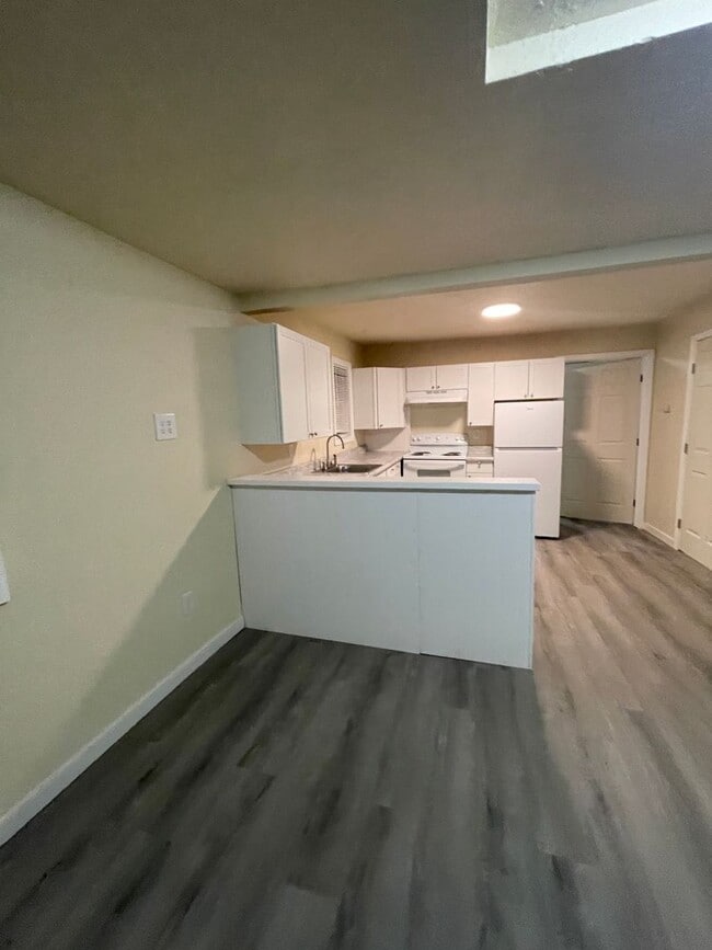 Building Photo - 281 17th Ave