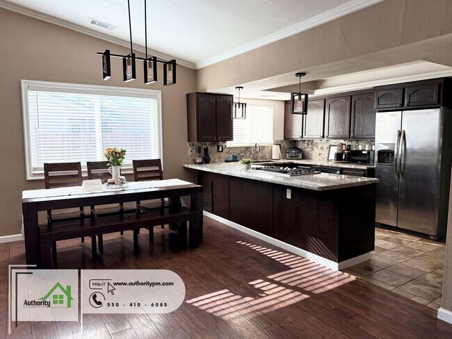 Building Photo - 2583 Velia St