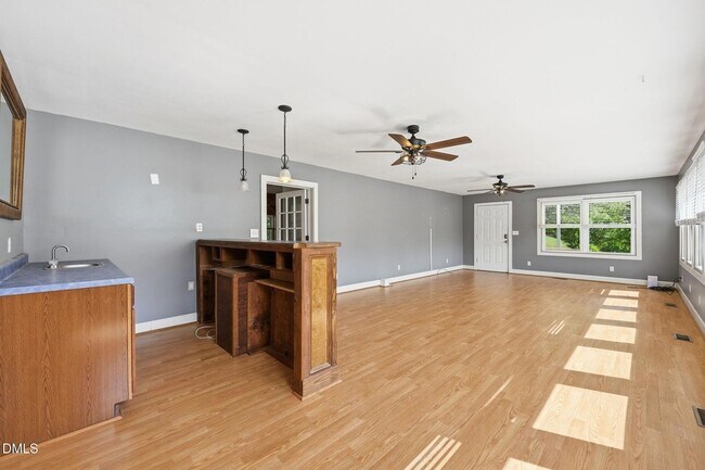 Building Photo - 763 Tingen Rd