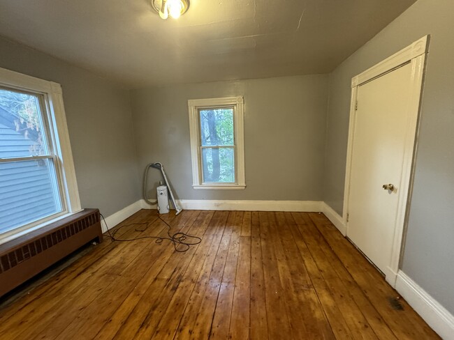 Master bedroom - 15 Pleasant Pl