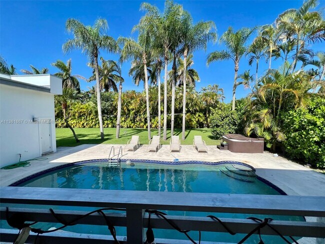 Building Photo - 7720 SW 147th Terrace