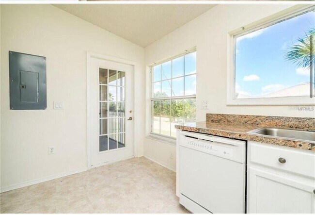 Building Photo - 13301 Fairway Glen Dr