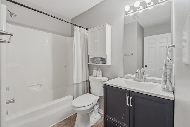 Building Photo - 209 Norwich Dr