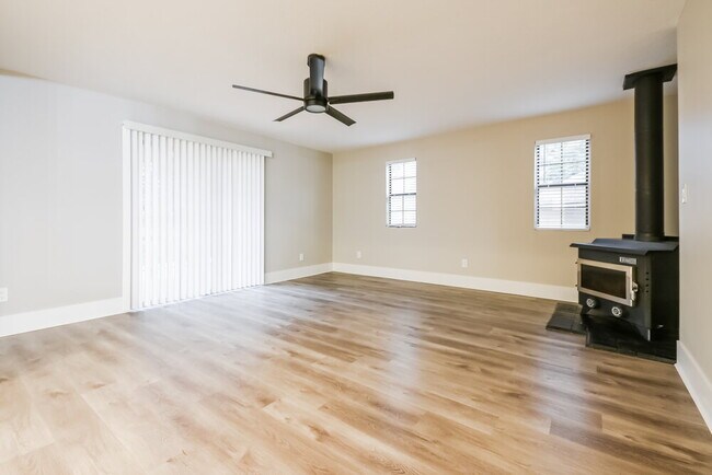 Building Photo - 7987 S 2760 W