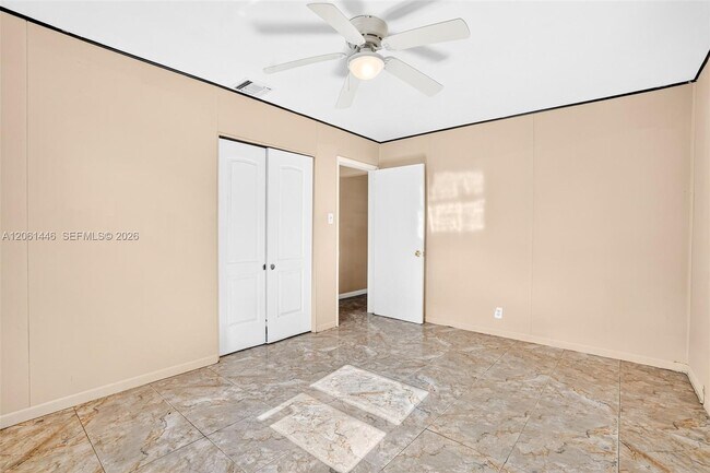 Building Photo - 6240 SW 22nd Ct