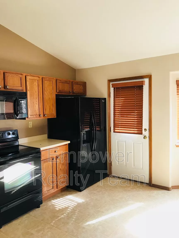 Building Photo - 8097 Parsonage Ln