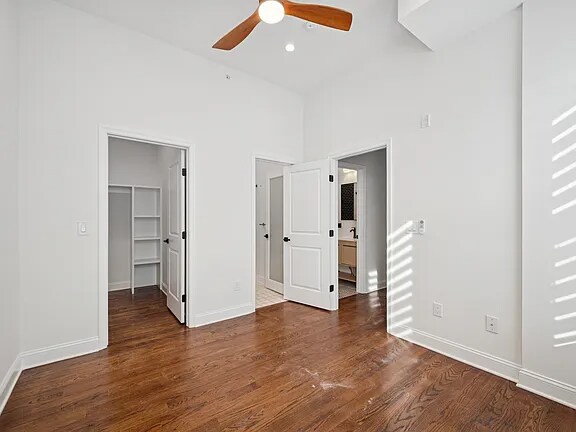 Building Photo - 2926 W Oxford St