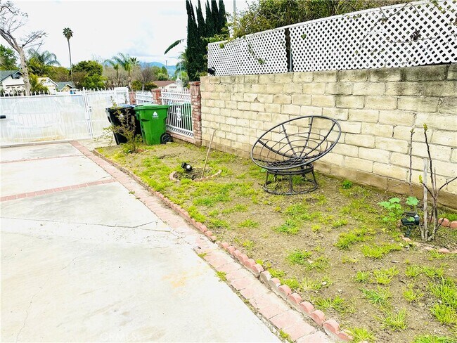 Building Photo - 11598 Cranston Ave