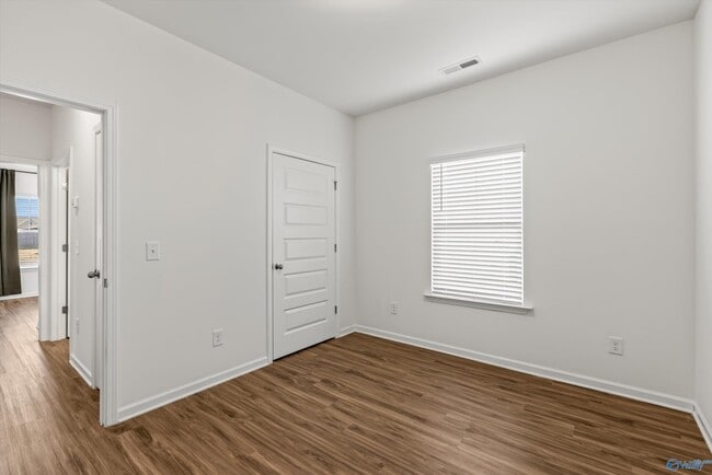 Building Photo - 145 Morning Dew Rd