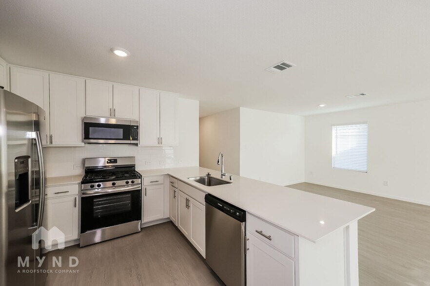 Building Photo - 2708 River Knl Ln