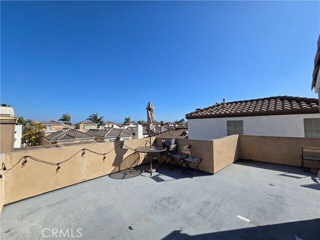 Building Photo - 624 Goldenwest St