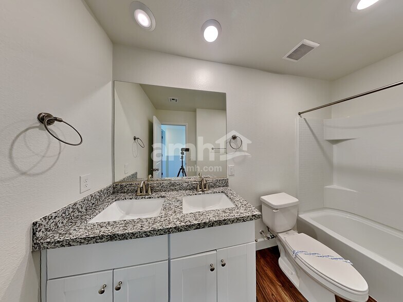 Building Photo - 8186 Inhibition Ct