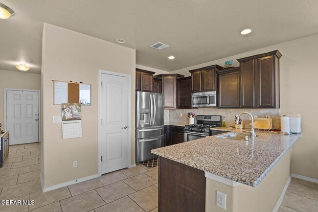 Building Photo - 4040 Loma Dante
