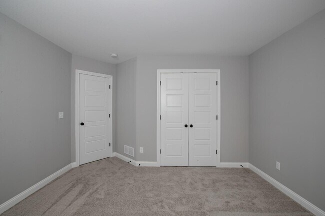 Building Photo - 928 Camden Ct