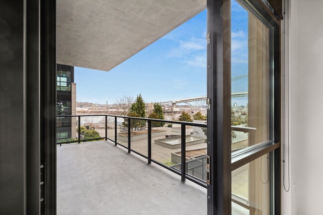 Building Photo - 1830 NW Riverscape St