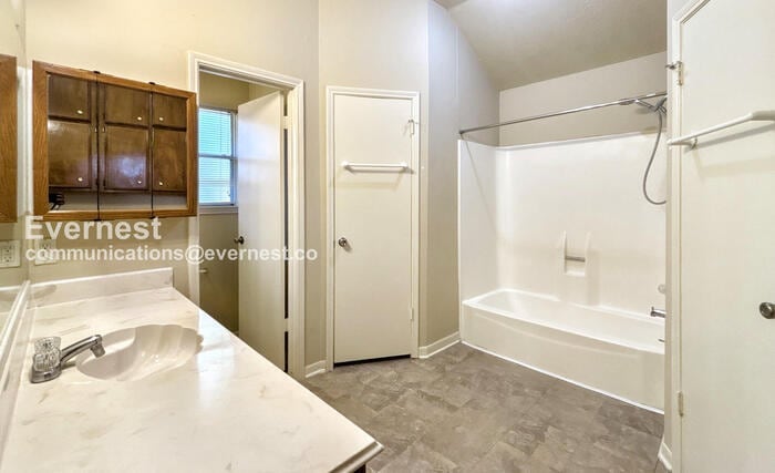 Building Photo - 1018 Valley Ranch Dr