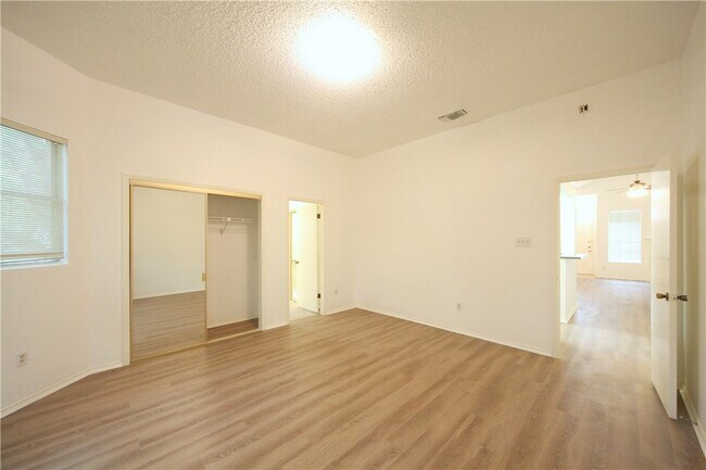 Building Photo - 8200 Cahill Dr