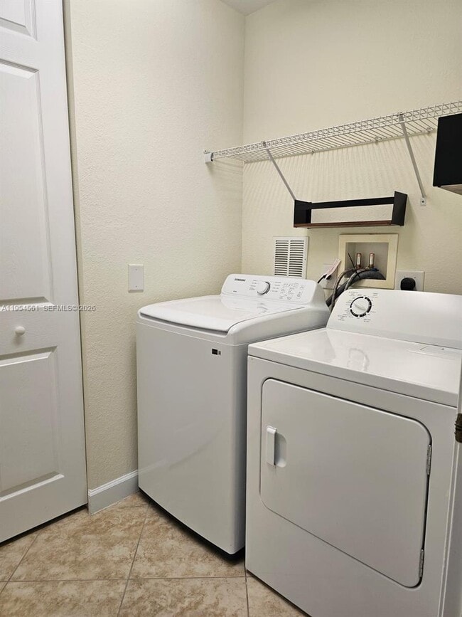 Building Photo - 8255 NW 128th Ln