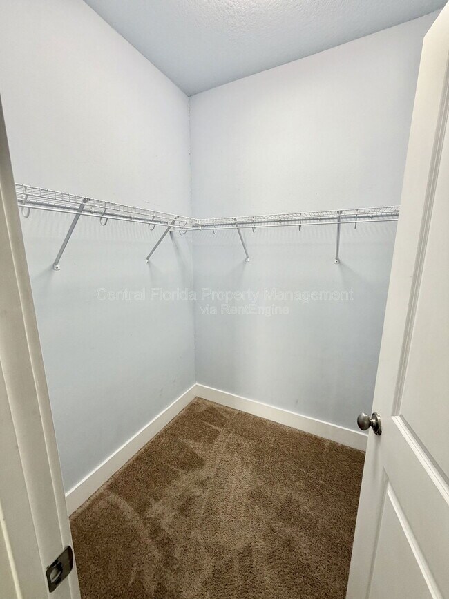 Building Photo - 2223 Amherst Ave