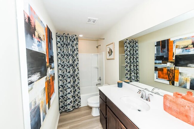 Building Photo - 2111 Tremont Ave