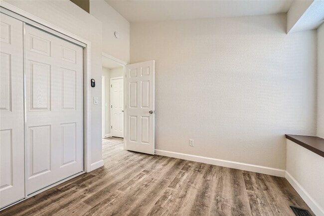 Building Photo - 5701 N Wagonwheel Trail