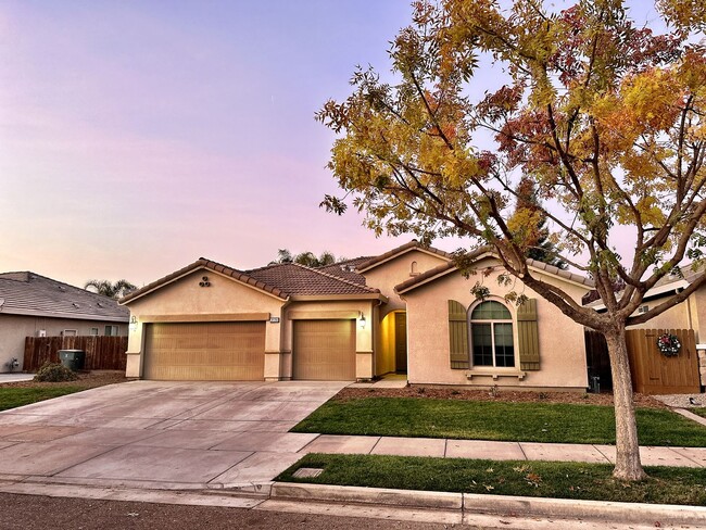 Building Photo - 3126 W Perez Ave