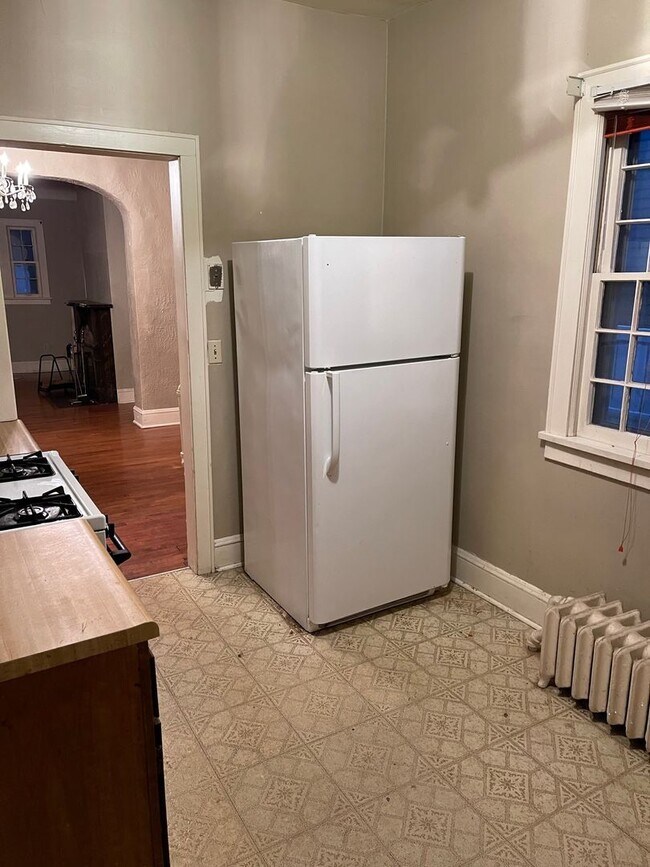 Building Photo - 116 Lexington Pkwy N