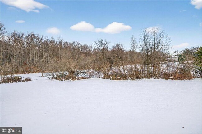 Building Photo - 7 Redwood Ct