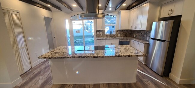 Building Photo - 1402 Clara Ln