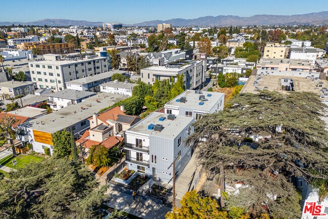 Building Photo - 10801 Kling St