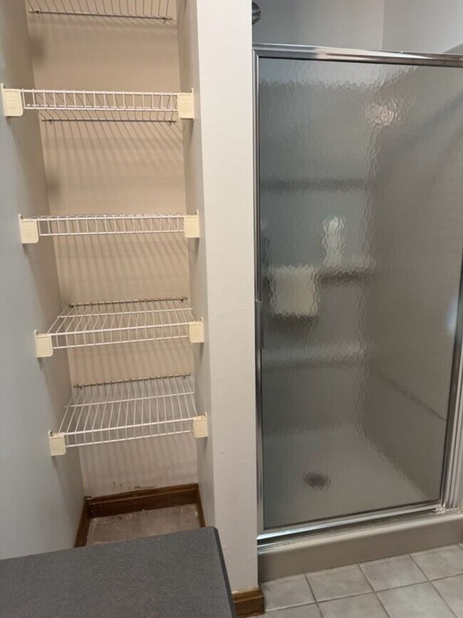 Building Photo - Rare find in great school district