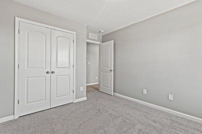 Building Photo - 205 Jared Parker Way