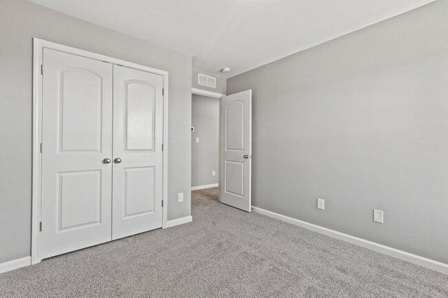 Building Photo - 245 Parker Pl