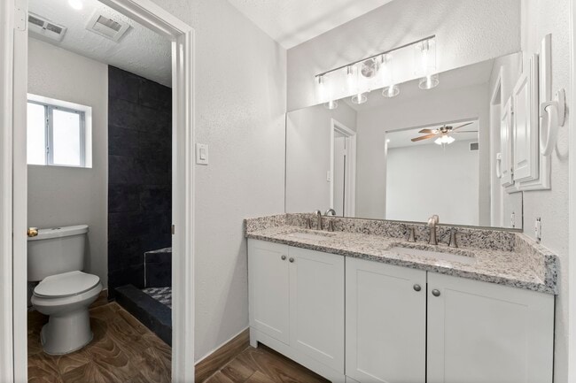 Building Photo - 1111 Tanglewild Ln