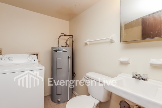 Building Photo - 7989 Mt Hood