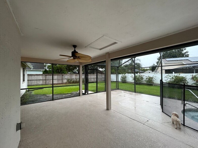 Building Photo - 580 Carrigan Ave