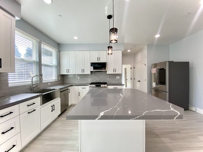 Building Photo - OPEN HOUSE SATURDAY OCT 19th FROM 1 - 3 PM...