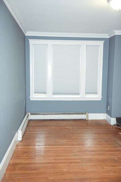 Building Photo - 98 1/2 Main St