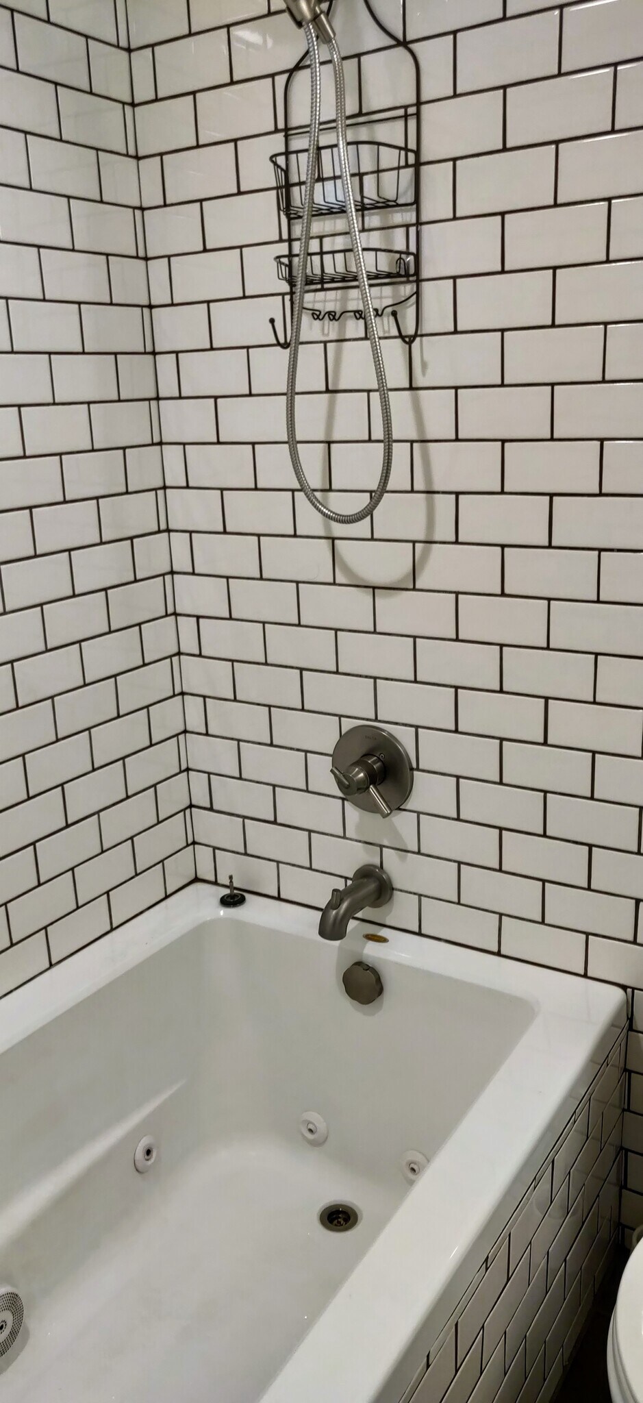 Main bathroom - bathtub - 3842 Idaho St