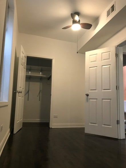 Room 1 - 4119 S Sacramento Ave