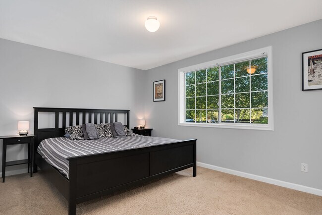 Building Photo - 1612 26th Ave