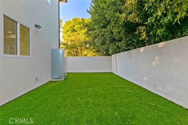 Building Photo - 6846 Cedros Ave