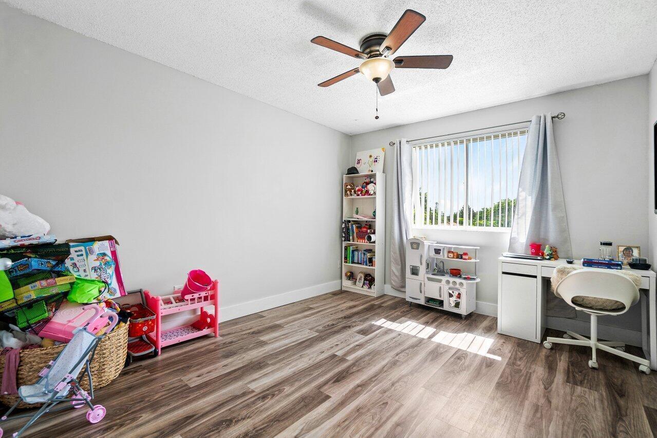 Building Photo - 2548 Centergate Dr