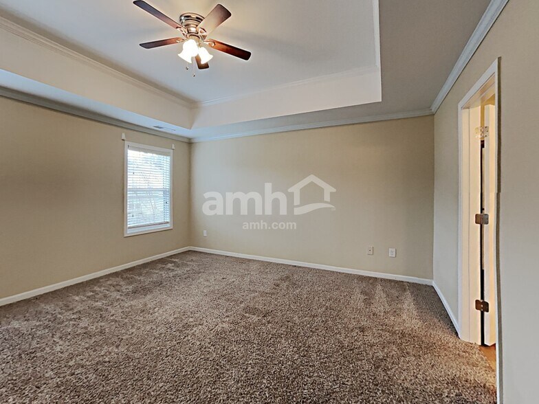 Building Photo - 507 Round Rock Trl