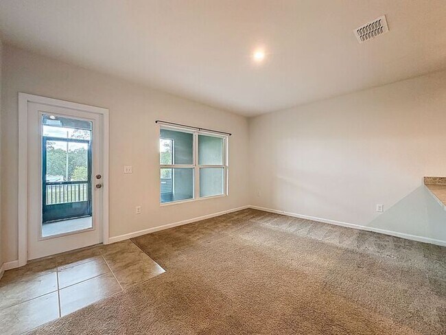 Building Photo - Dream Townhome in Magnolia Grove, Davenport !